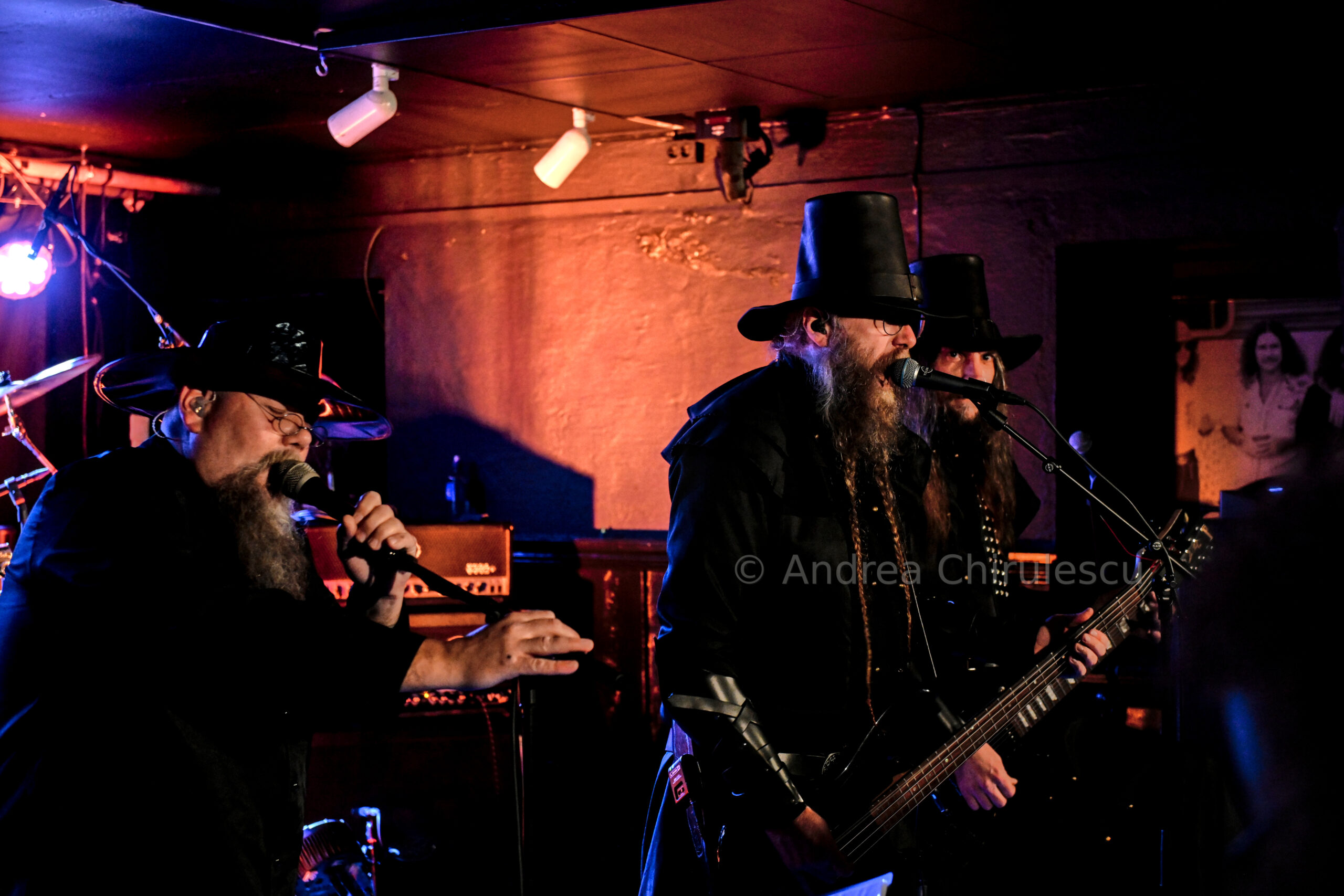 Pictures and review from Graveyard Gig